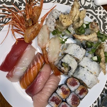 Izumi - Small sushi platter, ama ebi w heads, spicy tuna roll, soft shell crab roll - Sushi Bars Near Me - Kirkland, Washington Izumi - Small sushi platter, ama ebi w heads, spicy tuna roll, soft shell crab roll - Sushi Bars Near Me - Kirkland, Washington