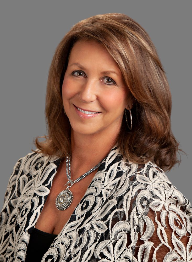 LISA WRIGHT HOMES UNITED REAL ESTATE PREMIER 992 Bragg Rd