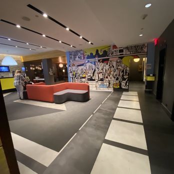 Pod 51 - Lobby - Hotels Near Me - New York, New York
