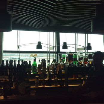 Two Johns Taphouse - Bar - Pubs Near Me - Melbourne Airport, VIC
