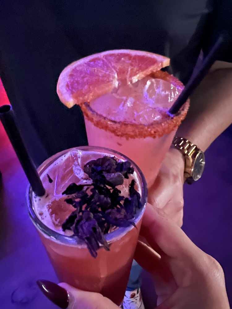 Novacane Sports Bar & Grill