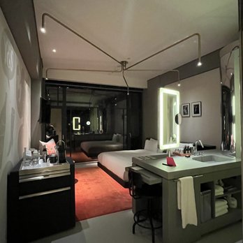 W Amsterdam - Hotels Near Me - Amsterdam, New Hampshire