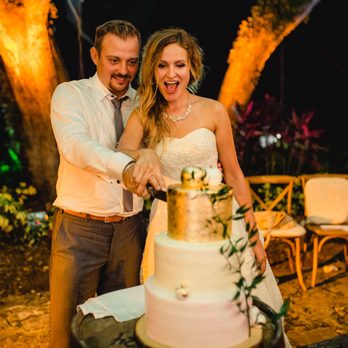 Chantilly Sweet Kitchen - Dream wedding cake! - Bakeries Near Me - Fort Lauderdale, Florida Chantilly Sweet Kitchen - Dream wedding cake! - Bakeries Near Me - Fort Lauderdale, Florida