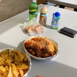Goody's BBQ Chicken and Ribs - Curry chicken with fries, oxtail with rice