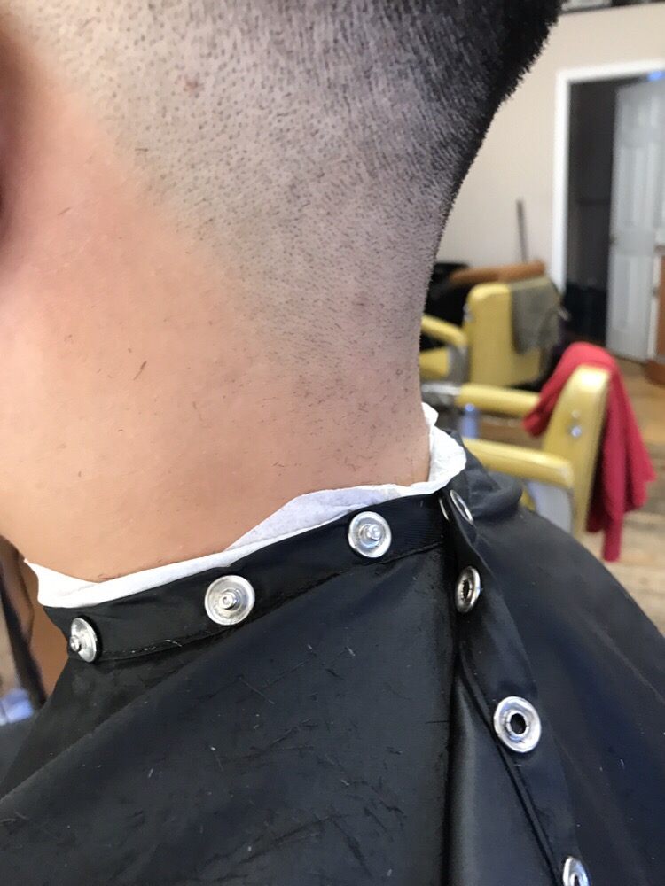 Lons Family Haircuts Logo