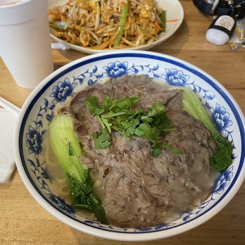 1914 Noodles and More - Flavorless Beef Noodle Soup - Salad Near Me - Austin, Texas