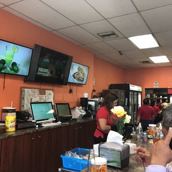 Nueva San Salvador #4 - Counter for eat-in (or waiting for your takeout) - Latin American Near Me - Miami, Florida Nueva San Salvador #4 - Counter for eat-in (or waiting for your takeout) - Latin American Near Me - Miami, Florida