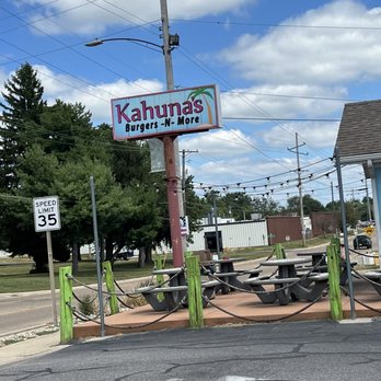 Kahuna's Burgers - Outside seating & Kahuna sign - Burgers Near Me - Greenville, Illinois Kahuna's Burgers - Outside seating & Kahuna sign - Burgers Near Me - Greenville, Illinois