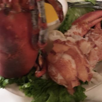 Lewnes' Steakhouse - Jumbo Maine Lobster - Steakhouses Near Me - Annapolis, Maryland