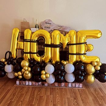 Erika Lua Chavez - Room Real Estate - My fireplace decorated the day I got my key. Decorations courtesy of Erika. - Real Estate Agents Near Me Erika Lua Chavez - Room Real Estate - My fireplace decorated the day I got my key. Decorations courtesy of Erika. - Real Estate Agents Near Me