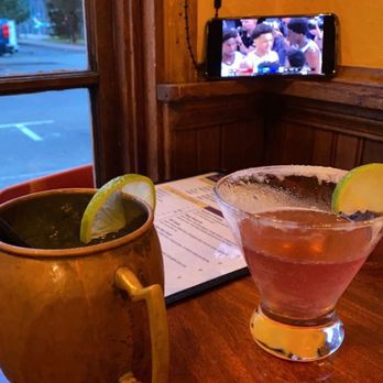 1285 Restobar - Moscow Mule & Pomegranate Martini - Italian Near Me - Florence, Oregon 1285 Restobar - Moscow Mule & Pomegranate Martini - Italian Near Me - Florence, Oregon