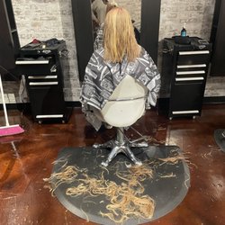 Kim4Color - Connecticut Hair Artist 
KIM4COLOR
unionville, ct