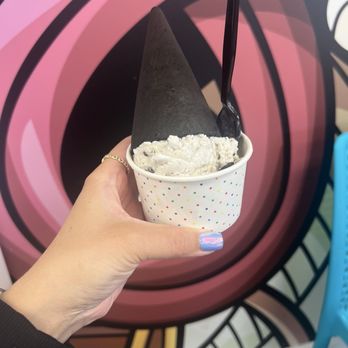 Sweet Corner Ice Cream - Cookies & cream - Ice Cream & Frozen Yogurt Near Me - Kenosha, Wisconsin Sweet Corner Ice Cream - Cookies & cream - Ice Cream & Frozen Yogurt Near Me - Kenosha, Wisconsin