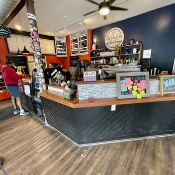 Maplewood Deli & Coffeehouse - the counter - Coffee & Tea Near Me - Maplewood, Missouri