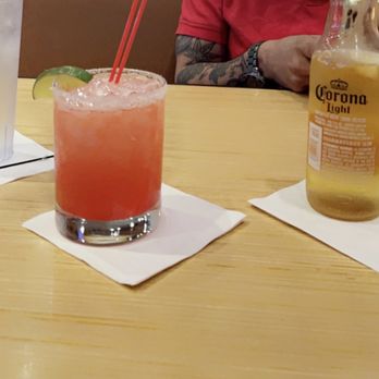 Buffalo Wild Wings - Strawberry margarita and beer - American Near Me - Sterling Heights, Michigan