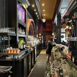 Seven Saints - Bar area