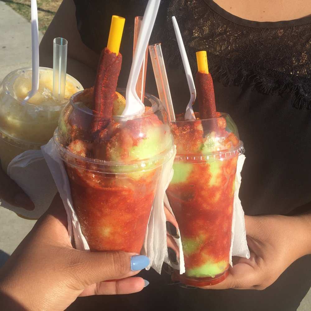 Two diablitos de lemon , and vanilla raspado Two diablitos de lemon , and vanilla raspado