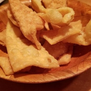 Sun Shui Restaurant - Free chips - Chinese Near Me - Arlington Heights, Illinois