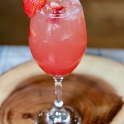Smoke & Muddle - Strawberry Grapefruit Sparkler