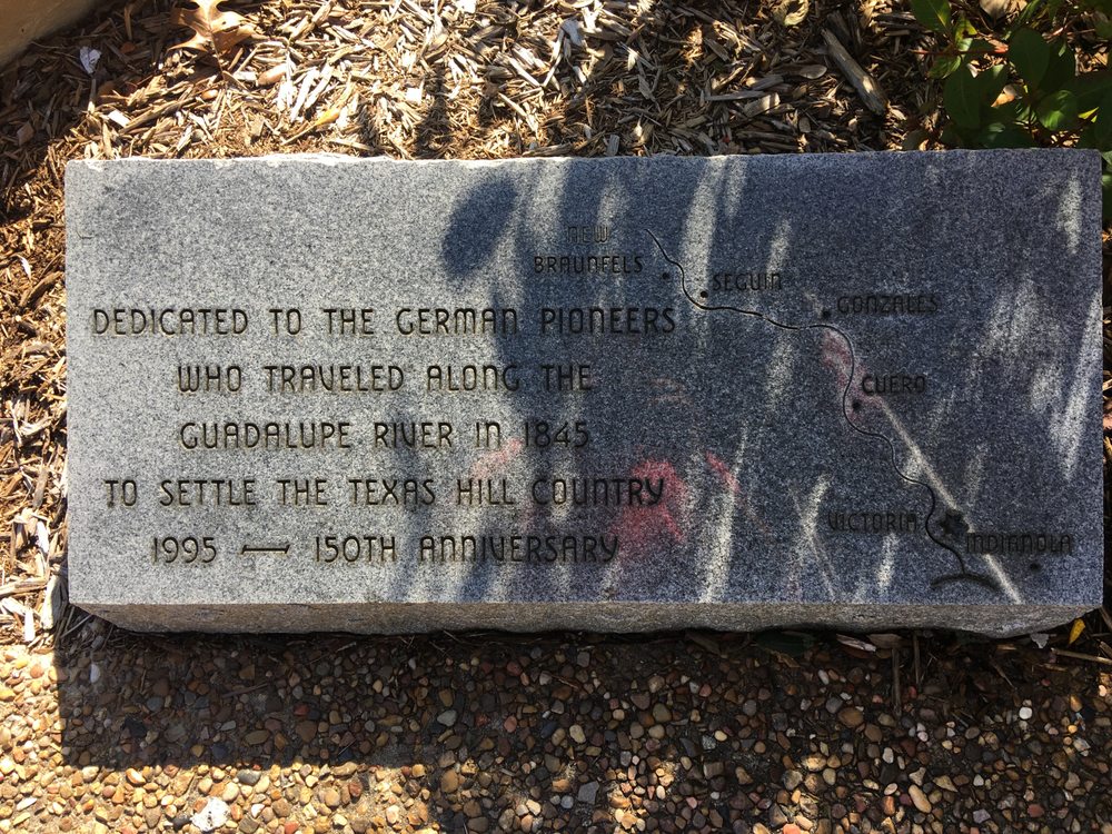 DELEON PLAZA 18 Photos 101 N Main St, Victoria, Texas Parks