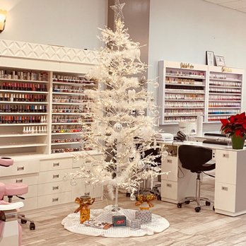 Windermere Nails - Elegant windermere nail tree - Nail Salons Near Me - Cumming, Georgia