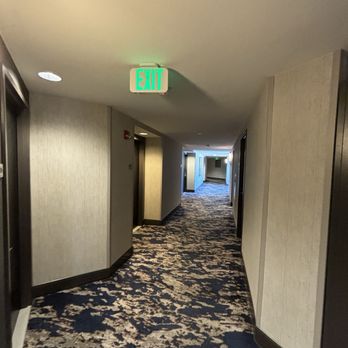 Seattle Marriott Redmond - Hallways of the hotel floors - Hotels Near Me - Redmond, Washington