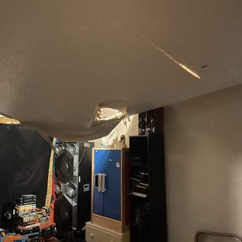 Aerolite Consulting - Water damaged ceiling - contains asbestos - Home Inspectors Near Me - Springville, Utah