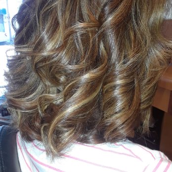 Chic Hair Salon - Ya LOOK at the base color and very nice #highlights #haircut and # hairstyle. By mery - Hair Salons Near Me - Glendale, California