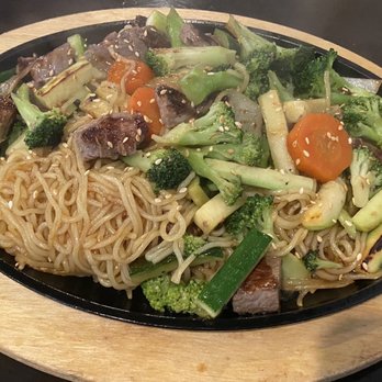 Sushiya Japan - Yakisoba Steak Japanese noodles mixed with steak & vegetables - Japanese Near Me - Charlotte, North Carolina