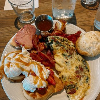 Pinstripes - New American Near Me - Orlando, Florida