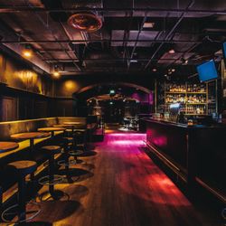 Milliklubi - bar area