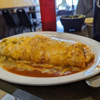 Ruben's Grill - Machaca breakfast burrito, Christmas - Mexican Near Me - Albuquerque, New Mexico