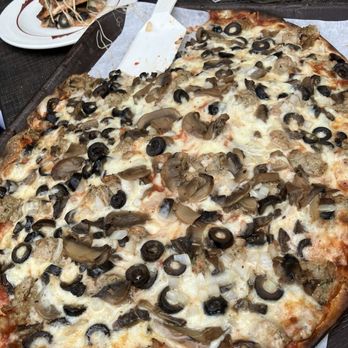 Balistreri's Bluemound Inn - Medium Balistreri's Special pizza - Pizza Near Me - Milwaukee, Wisconsin Balistreri's Bluemound Inn - Medium Balistreri's Special pizza - Pizza Near Me - Milwaukee, Wisconsin