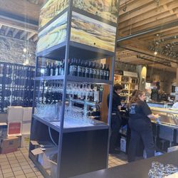 R Wine Bar & Kitchen