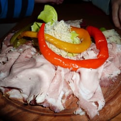 Kernei Mostheuriger - Kalter Schweinebraten auf Brot