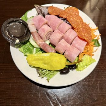 Vinzo's - Super Antipasto Salad (Small) - Pizza Near Me - Casselberry, Florida Vinzo's - Super Antipasto Salad (Small) - Pizza Near Me - Casselberry, Florida
