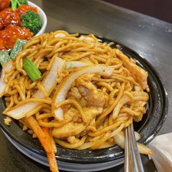 Halal Hunan Village - Chicken Lo Mein