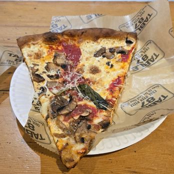 Table 87 - Industry City - Pizza Near Me - Brooklyn, New York