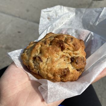 Levain Bakery - NoHo, NYC - Chocolate Chip Walnut Cookie - Bakeries Near Me - New York, New York Levain Bakery - NoHo, NYC - Chocolate Chip Walnut Cookie - Bakeries Near Me - New York, New York