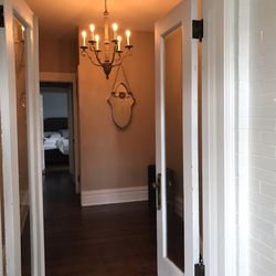 Consign & Design - Foyer chandy