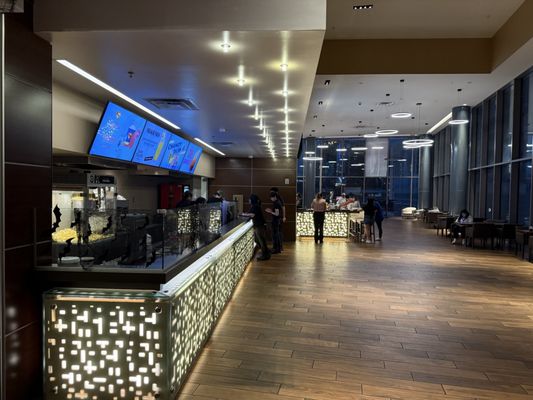 Cinepolis Luxury Cinemas Victory Park by null