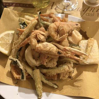Ai Cugnai - Fried seafood plate.   With veggies.  Wonderful. - Trattorie Near Me - Venezia, VE