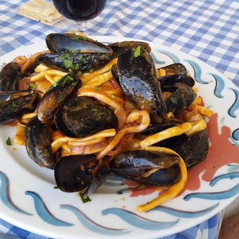 Da Emilia - Cozze al pomodoro - Seafood Near Me - Sorrento, NA Da Emilia - Cozze al pomodoro - Seafood Near Me - Sorrento, NA