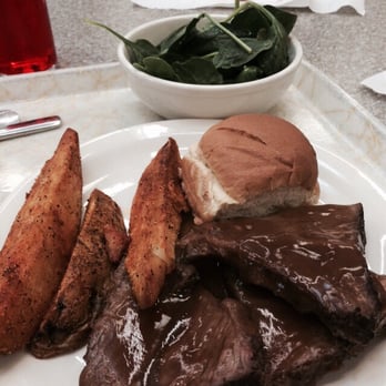 Garcia Hall Dining Facility - Roast beef and baby spinach - New American Near Me - Fort Sill, Oklahoma