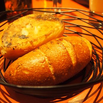 La Piazza Papa - Bread (complimentary) - Italian Near Me - Montpellier, 34 La Piazza Papa - Bread (complimentary) - Italian Near Me - Montpellier, 34