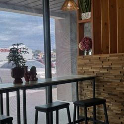 Queen Of Pho - Corner of the restaurant