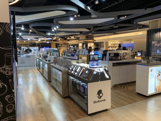 Guang Hua Digital Plaza by null