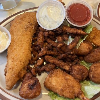 Landmark Family Restaurant - Seriously over cooked seafood platter - American Near Me - Milwaukee, Wisconsin Landmark Family Restaurant - Seriously over cooked seafood platter - American Near Me - Milwaukee, Wisconsin