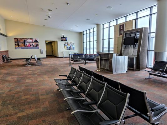 Kalamazoo/Battle Creek International Airport by null