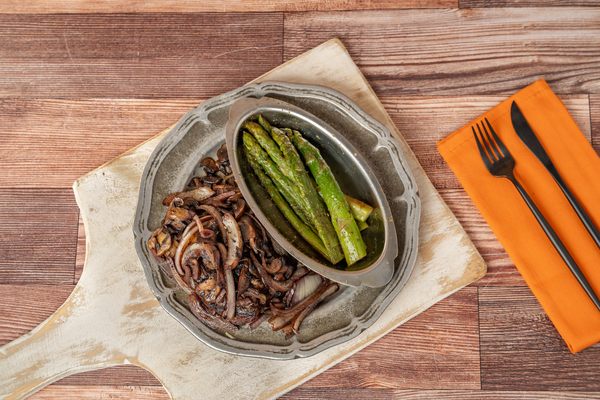 Fox & Hounds by null